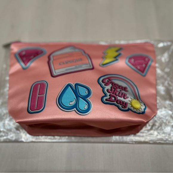 Brand new 8-piece Clinique set 2023 batch code - Picture 3 of 4